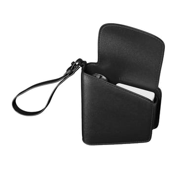 Vista laterale di un Astuccio Duo Jet Black vuoto e aperto