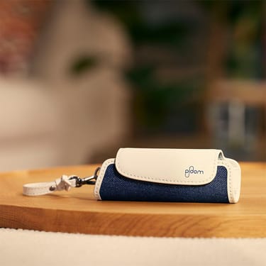 Accessori Ploom Aura Denim Leather Fusion Solo e Astuccio Duo con dispositivo Ploom AURA