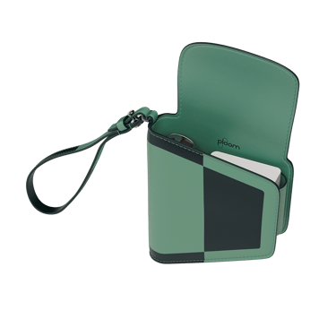 Vista laterale di una custodia Duo Teal Electric Pop con dispositivo Ploom AURA e stick (non inclusi)